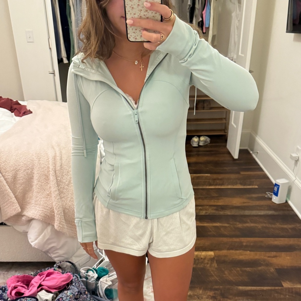 Lululemon Nulu hooded define jacket delicate mint size 4